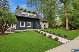 867 River Rd, Teaneck Township, NJ 07666 - Photo 2