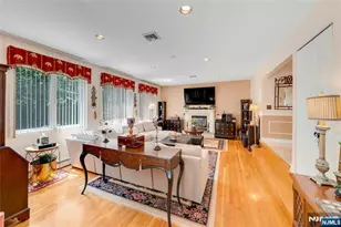 244 McElroy Ave, Fort Lee, NJ 07024 - Photo 12