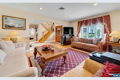 244 McElroy Avenue, Fort Lee, NJ 07024 - Photo 8