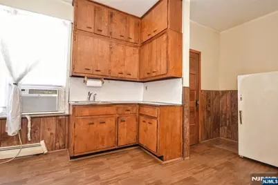70 Main Avenue, Wallington, NJ 07057 - Photo 6