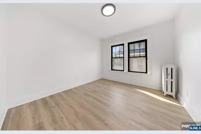 11 W Gouverneur Avenue 2 #2, Rutherford, NJ 07070 - Photo 12