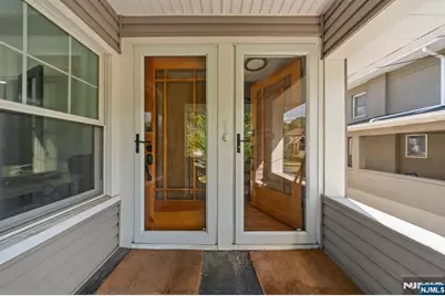 11 W Gouverneur Avenue 2 #2, Rutherford, NJ 07070 - Photo 2