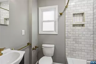 200 Evergreen St, Hillsdale, NJ 07642 - Photo 14