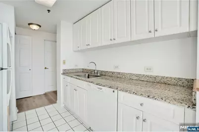 100 Old Palisade Road 2709 #2709, Fort Lee, NJ 07024 - Photo 8