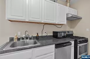 57 Corbin Ave 42, Jersey City, NJ 07306 - Photo 8