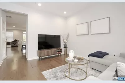 4 Masterson Court 4 #4, Waldwick, NJ 07463 - Photo 4