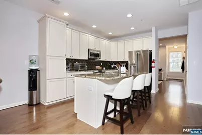 4 Masterson Court 4 #4, Waldwick, NJ 07463 - Photo 8