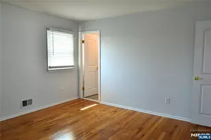 10 Garden Dr 2, Elmwood Park, NJ 07407 - Photo 16