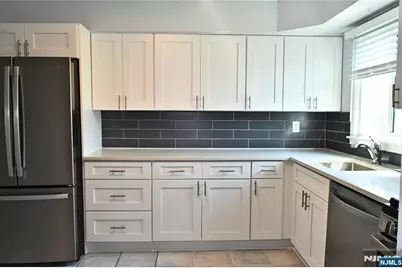 10 Garden Drive 2 #2, Elmwood Park, NJ 07407 - Photo 10