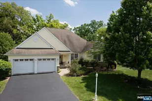 15 Bracken Hill Rd, Hamburg, NJ 07419 - Photo 1