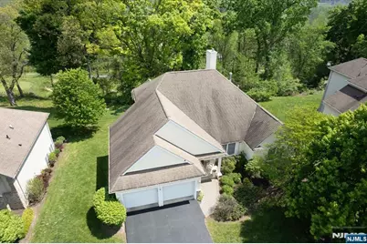 15 Bracken Hill Road, Hamburg, NJ 07419 - Photo 2