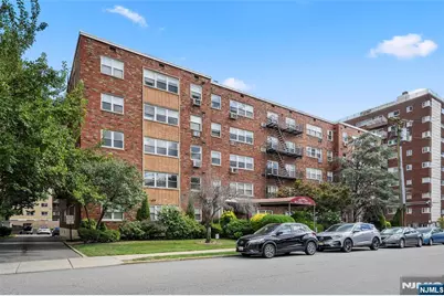 2200 Center Avenue D1 #D1, Fort Lee, NJ 07024 - Photo 1
