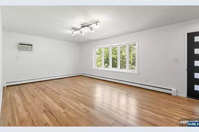54 W Columbia Avenue, Palisades Park, NJ 07650 - Photo 8