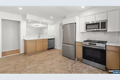 54 W Columbia Avenue, Palisades Park, NJ 07650 - Photo 2