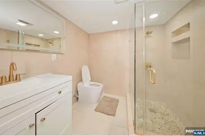 596 Moonachie Avenue, Wood Ridge, NJ 07075 - Photo 10