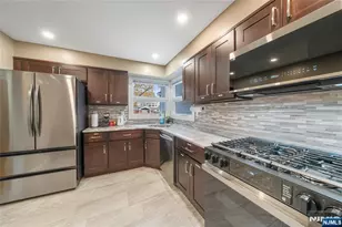 857 Avenue C, Bayonne, NJ 07002 - Photo 6