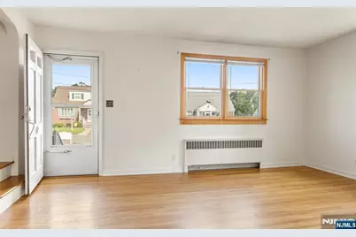 40 Westwood Drive, Fair Lawn, NJ 07410 - Photo 4