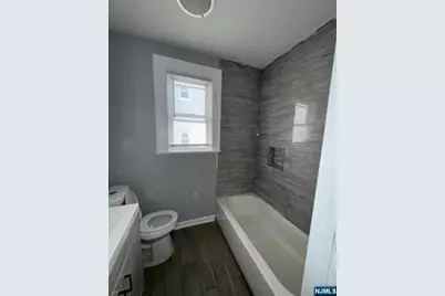 421 Berwick Street, Orange, NJ 07050 - Photo 6