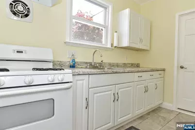 52 Central Avenue, Butler, NJ 07405 - Photo 10