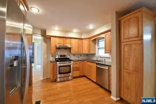 628 River Rd, Teaneck Township, NJ 07666 - Photo 10
