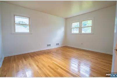 338 Main Street, New Milford, NJ 07646 - Photo 16