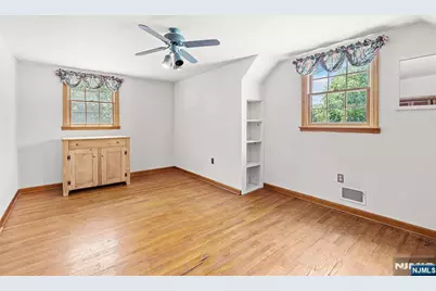 5 Oakwood Terrace, Bloomingdale, NJ 07403 - Photo 12