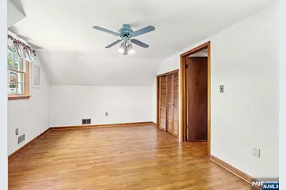 5 Oakwood Terrace, Bloomingdale, NJ 07403 - Photo 14