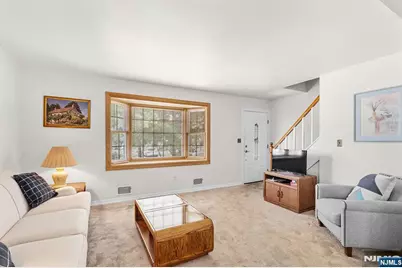 5 Oakwood Terrace, Bloomingdale, NJ 07403 - Photo 4