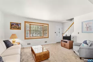 5 Oakwood Terrace, Bloomingdale, NJ 07403 - Photo 4