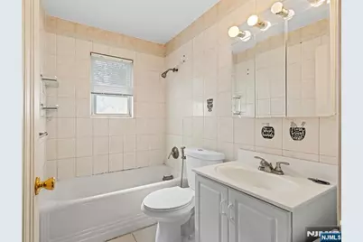13-07 Willow Street, Fair Lawn, NJ 07410 - Photo 18