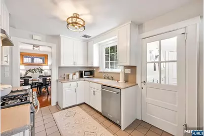 552 Hillcrest Road, Ridgewood, NJ 07450 - Photo 10