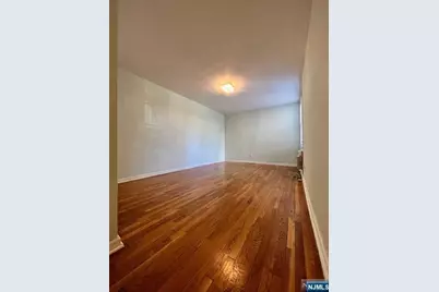 2160 Center 2K #2K, Fort Lee, NJ 07024 - Photo 10
