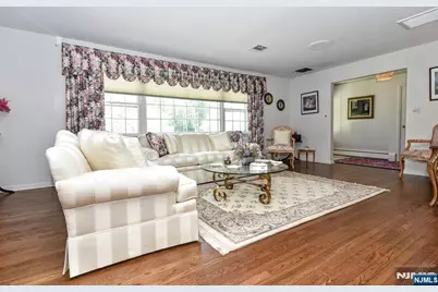 17 Grandview Avenue, Upper Saddle River, NJ 07458 - Photo 12