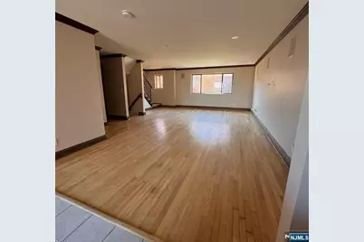 76 Metro Vista, Hawthorne, NJ 07506 - Photo 6