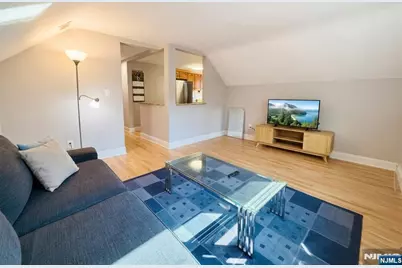 2278 Center Avenue 2nd Floor #2nd Floor, Fort Lee, NJ 07024 - Photo 4