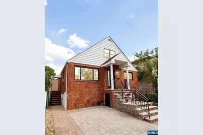 2278 Center Avenue 2nd Floor #2nd Floor, Fort Lee, NJ 07024 - Photo 1