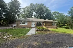 166 Midwood Rd, Paramus, NJ 07652 - Photo 2