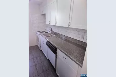 90 Prospect Avenue 2D #2D, Hackensack, NJ 07601 - Photo 8
