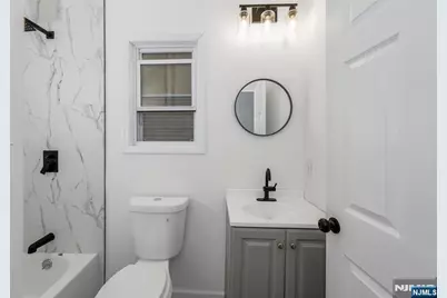 105 10th Street, Passaic, NJ 07055 - Photo 18