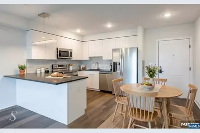 48 Grand Avenue 201 #201, Palisades Park, NJ 07650 - Photo 2