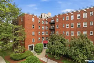 2330 Linwood Ave 2E, Fort Lee, NJ 07024 - Photo 2