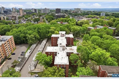 2330 Linwood Avenue 2E #2E, Fort Lee, NJ 07024 - Photo 18