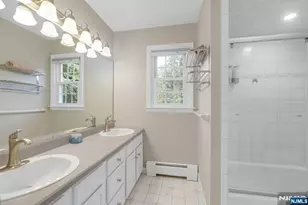 5 Monroe Dr, Mahwah, NJ 07430 - Photo 24