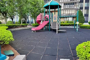 100 Carlyle 5J N, Cliffside Park, NJ 07010 - Photo 32