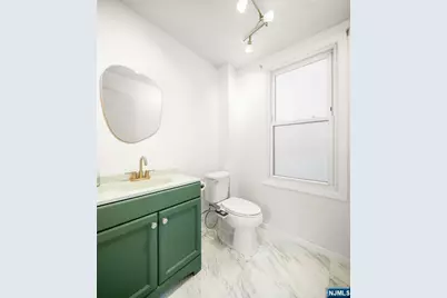18 Garden Street, Ridgefield Park, NJ 07660 - Photo 10