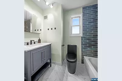 18 Garden Street, Ridgefield Park, NJ 07660 - Photo 8