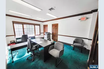 36 Farview Terrace Rear Office #Rear Office, Paramus, NJ 07652 - Photo 10