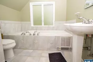 16 Broad Ave, Paramus, NJ 07652 - Photo 14