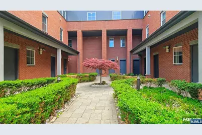1600 Kaufer Lane 5 #5, Fort Lee, NJ 07024 - Photo 6