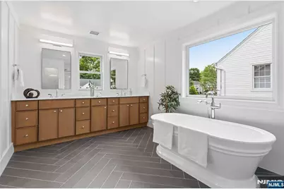 61 Surrey Lane, Tenafly, NJ 07670 - Photo 22